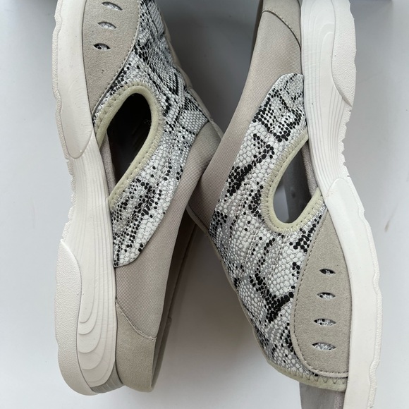 Easy Spirit  Traciees size 11W Slip on Sandals Silver Snake print - Picture 6 of 10
